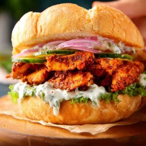 EAT RIGHT CHICKEN TANDOORI SANDWICH