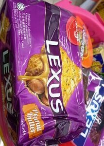 Munchys Lexus Sandwich Cracker Peanut Butter 225Gm